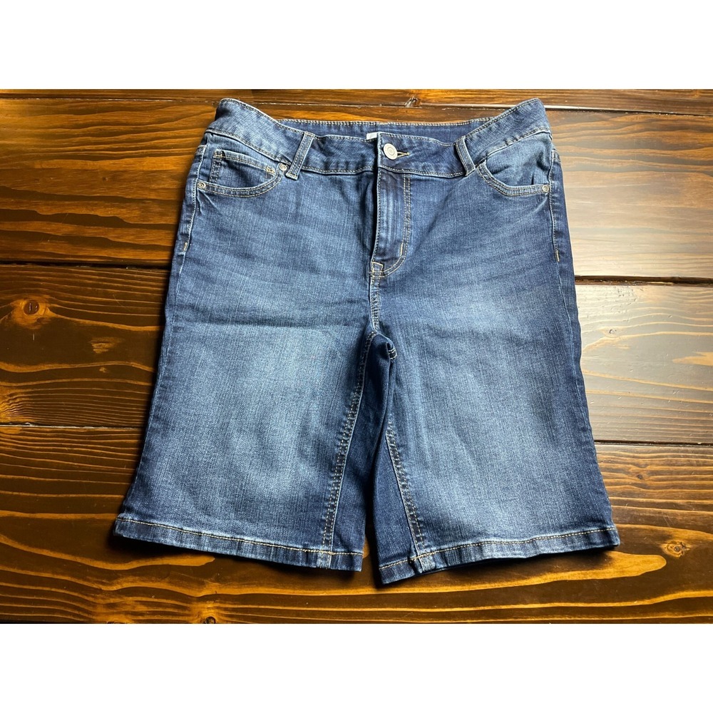 Maurices Shorts, Women's Size 32, Blue, Denim, Pockets